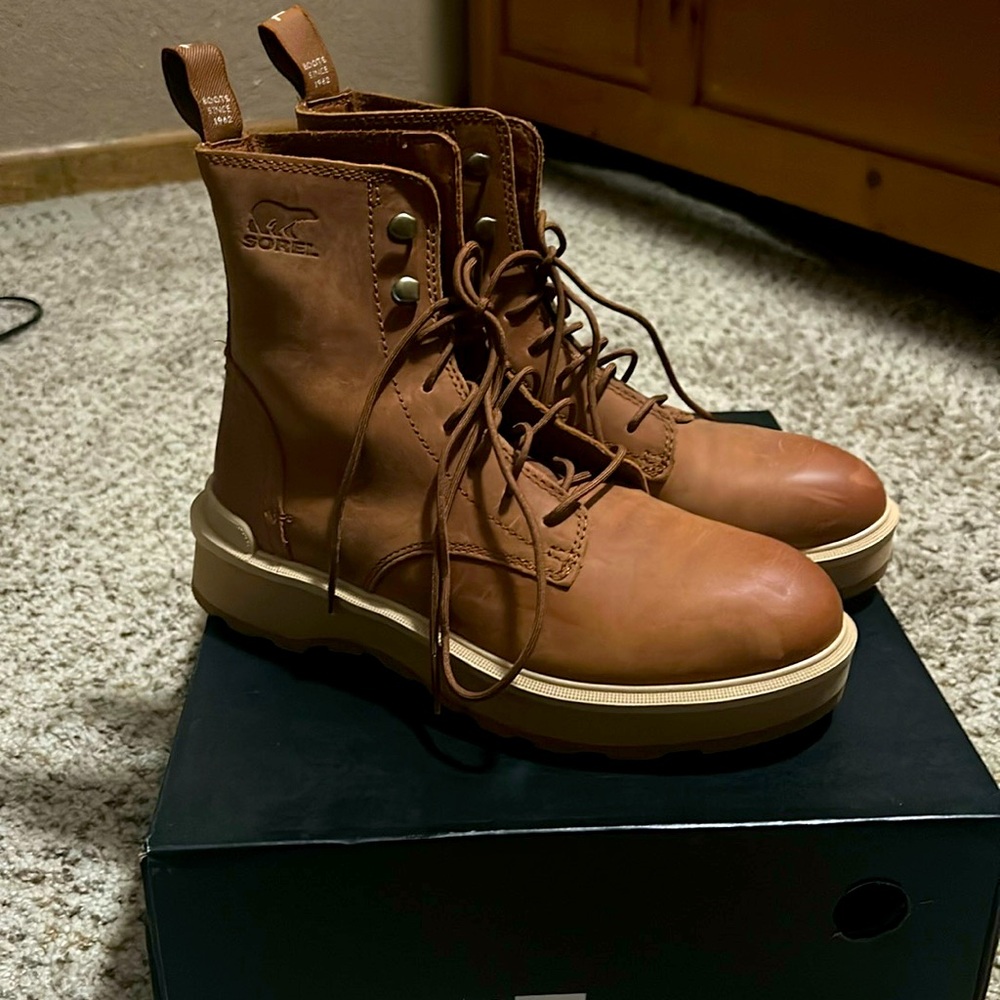 Sorel Hi-line lace boots